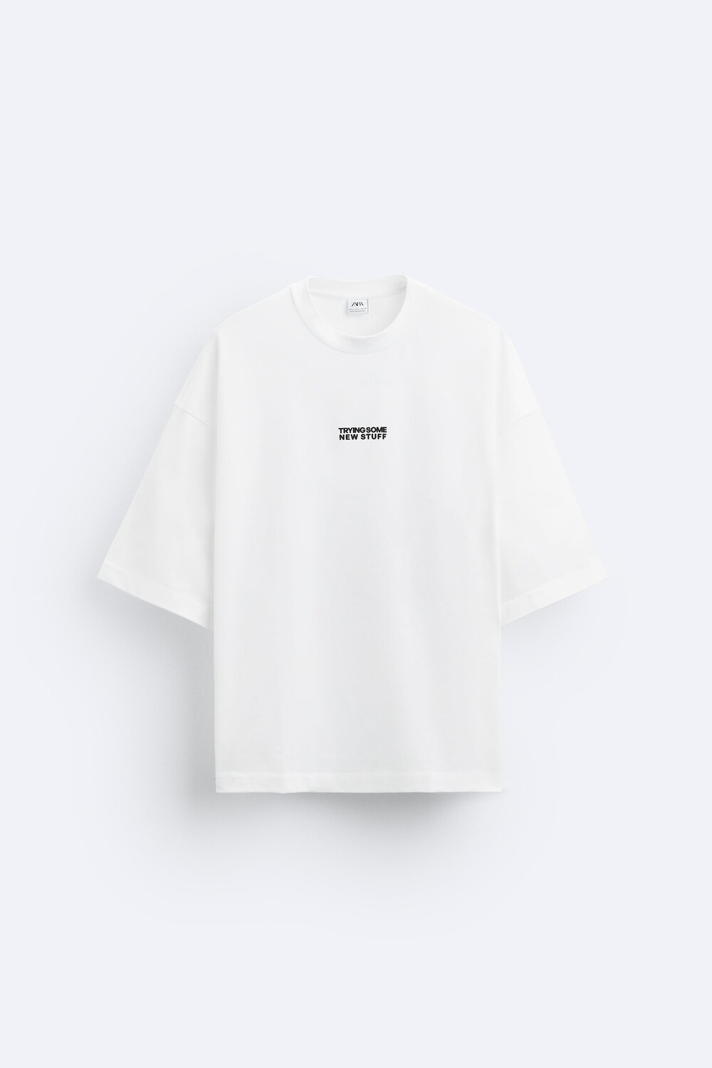 

Футболка оверсайз с текстовым принтом Zara, белый
