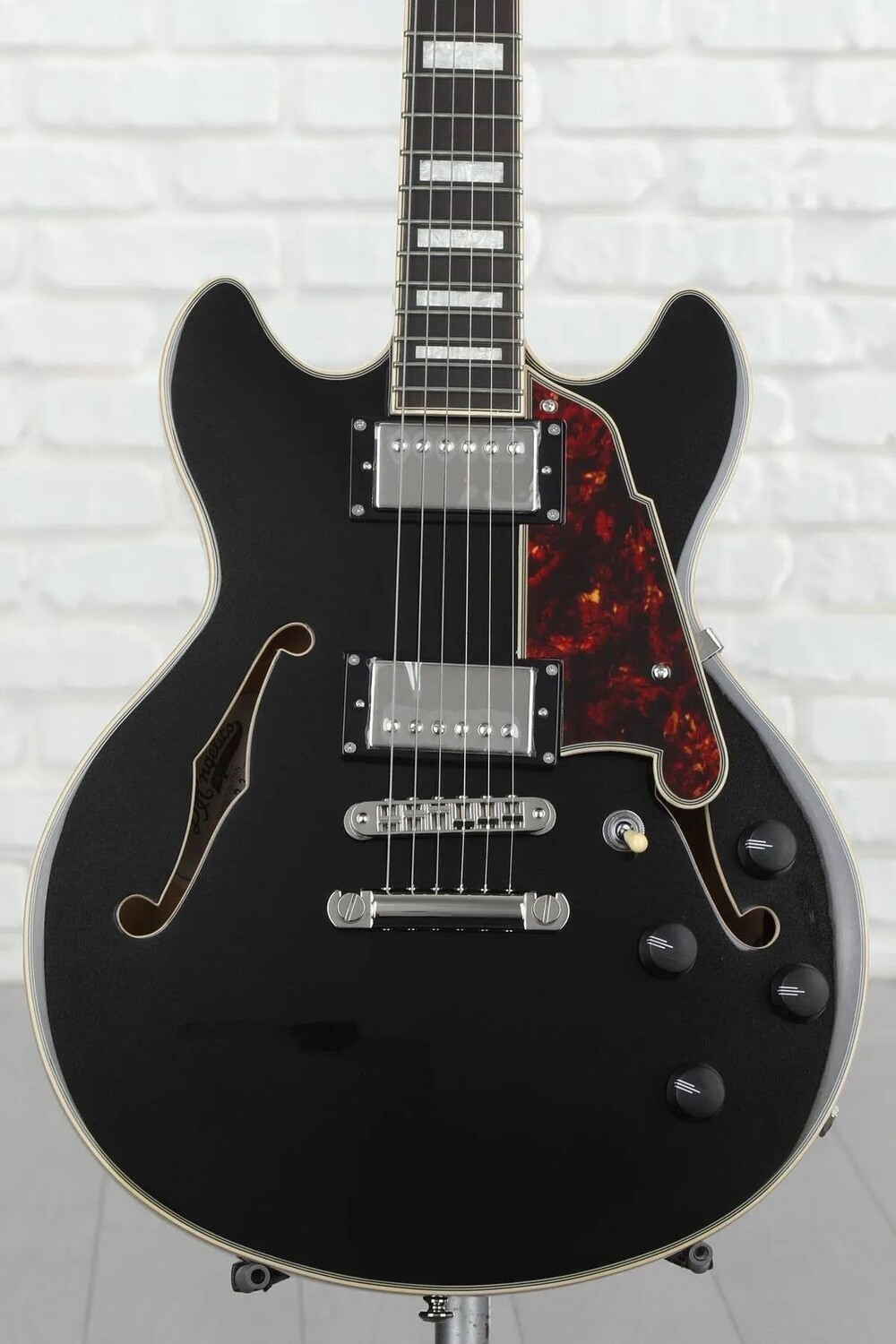 

Новая электрогитара D'Angelico Premier Mini DC - Black Flake со стоп-баром на хвостовике