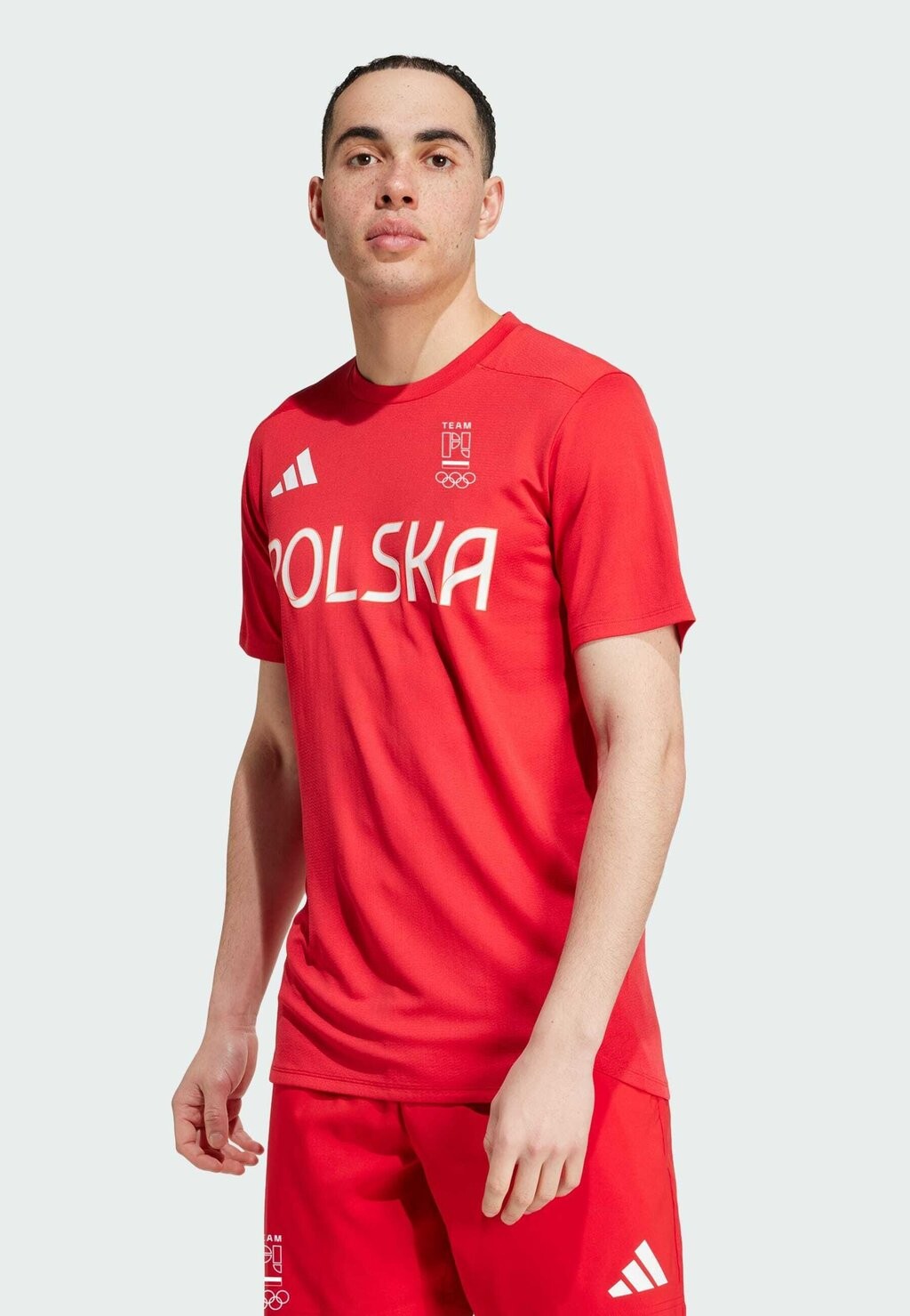 

Спортивная футболка adidas, красный
