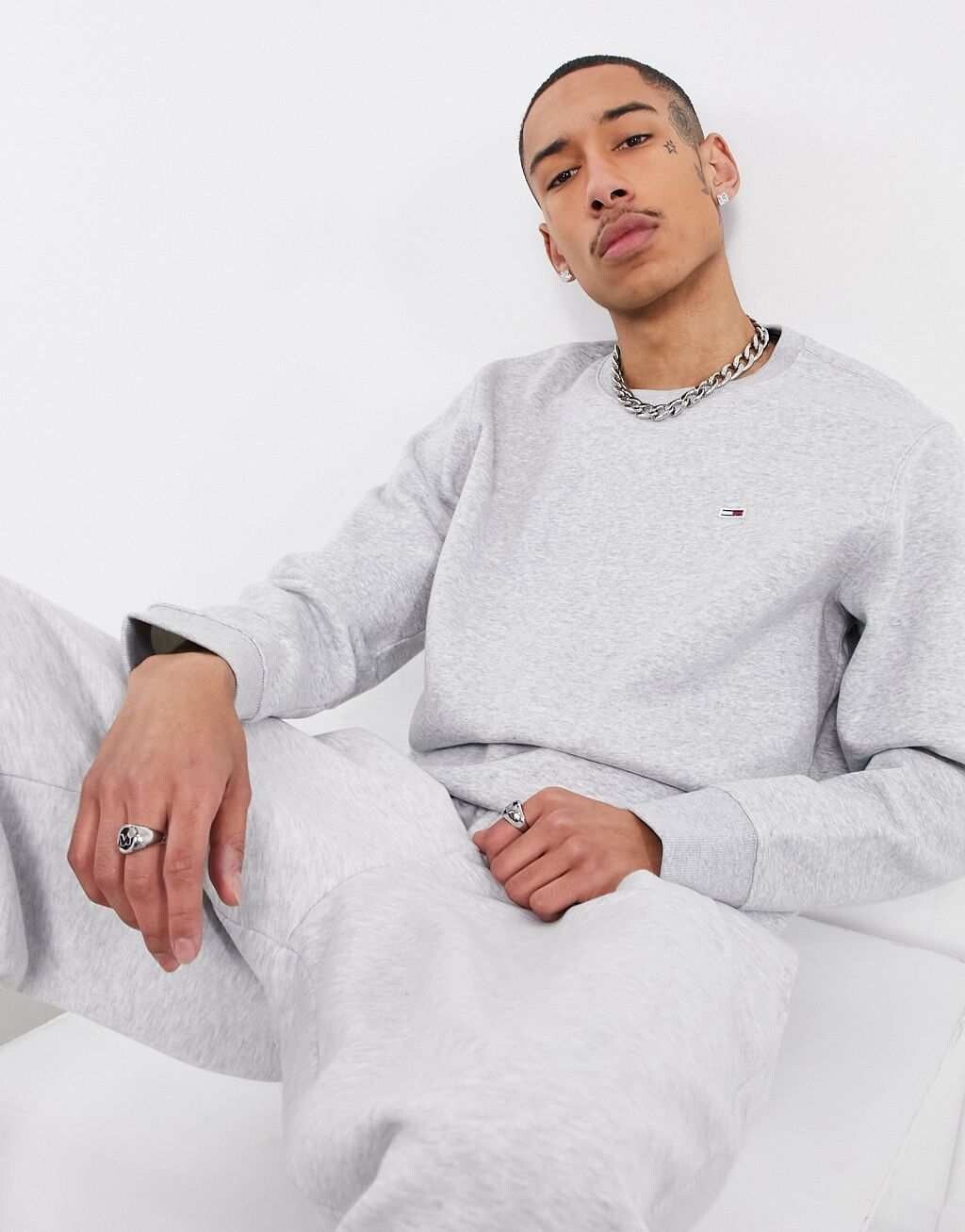 

Серая толстовка с логотипом Tommy Jeans, Серый