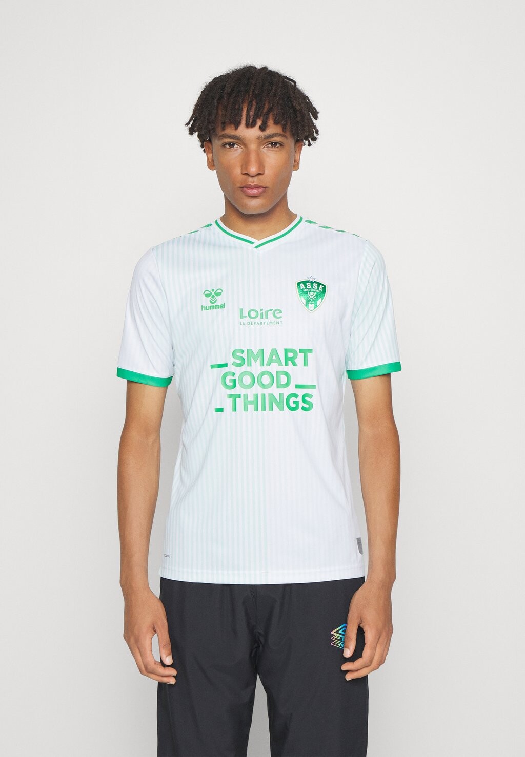 

Спортивная футболка Hummel