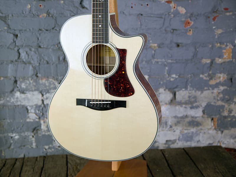 Акустическая гитара Eastman AC308CE цена и фото