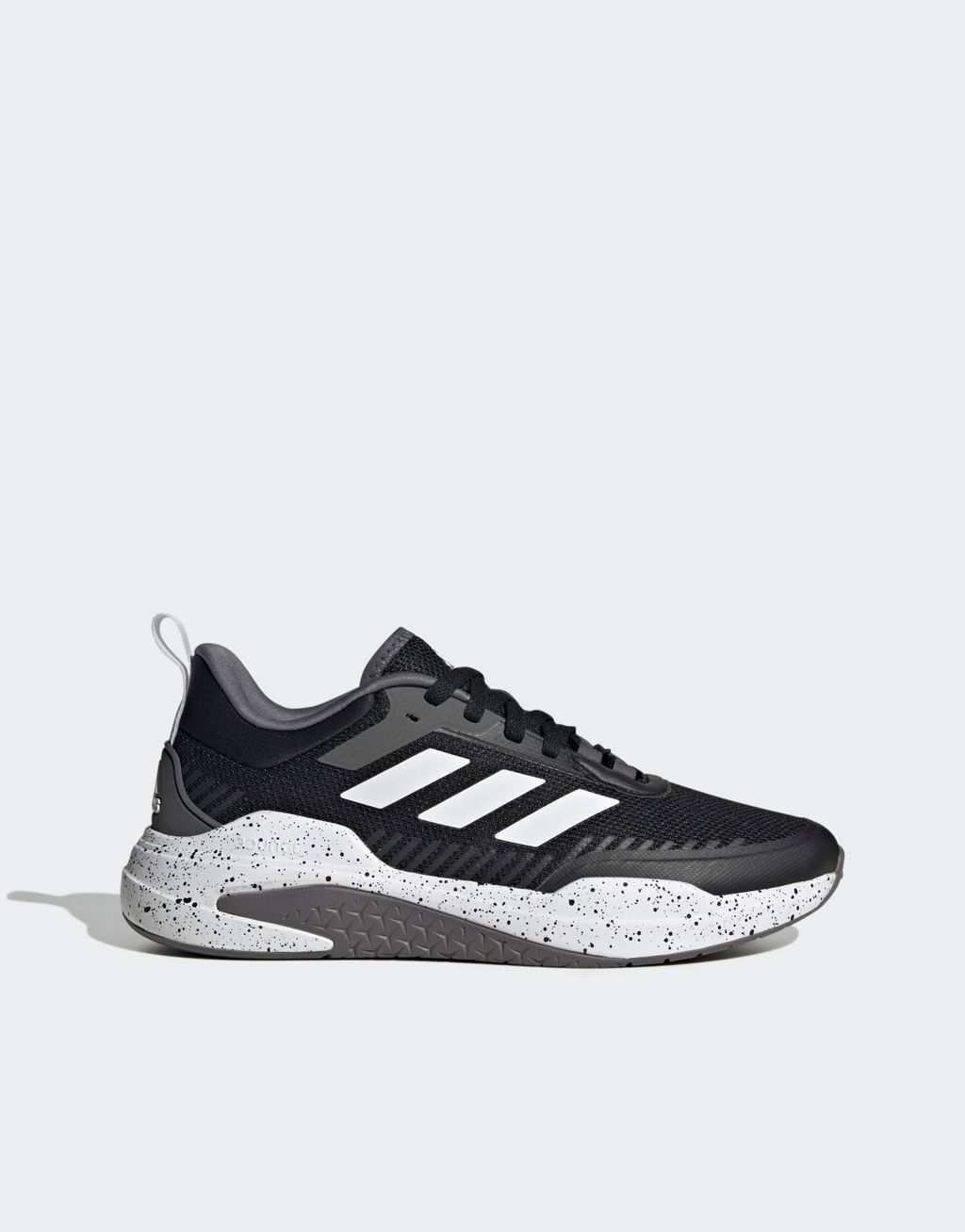 

Черно-белые кроссовки adidas Training Trainer V
