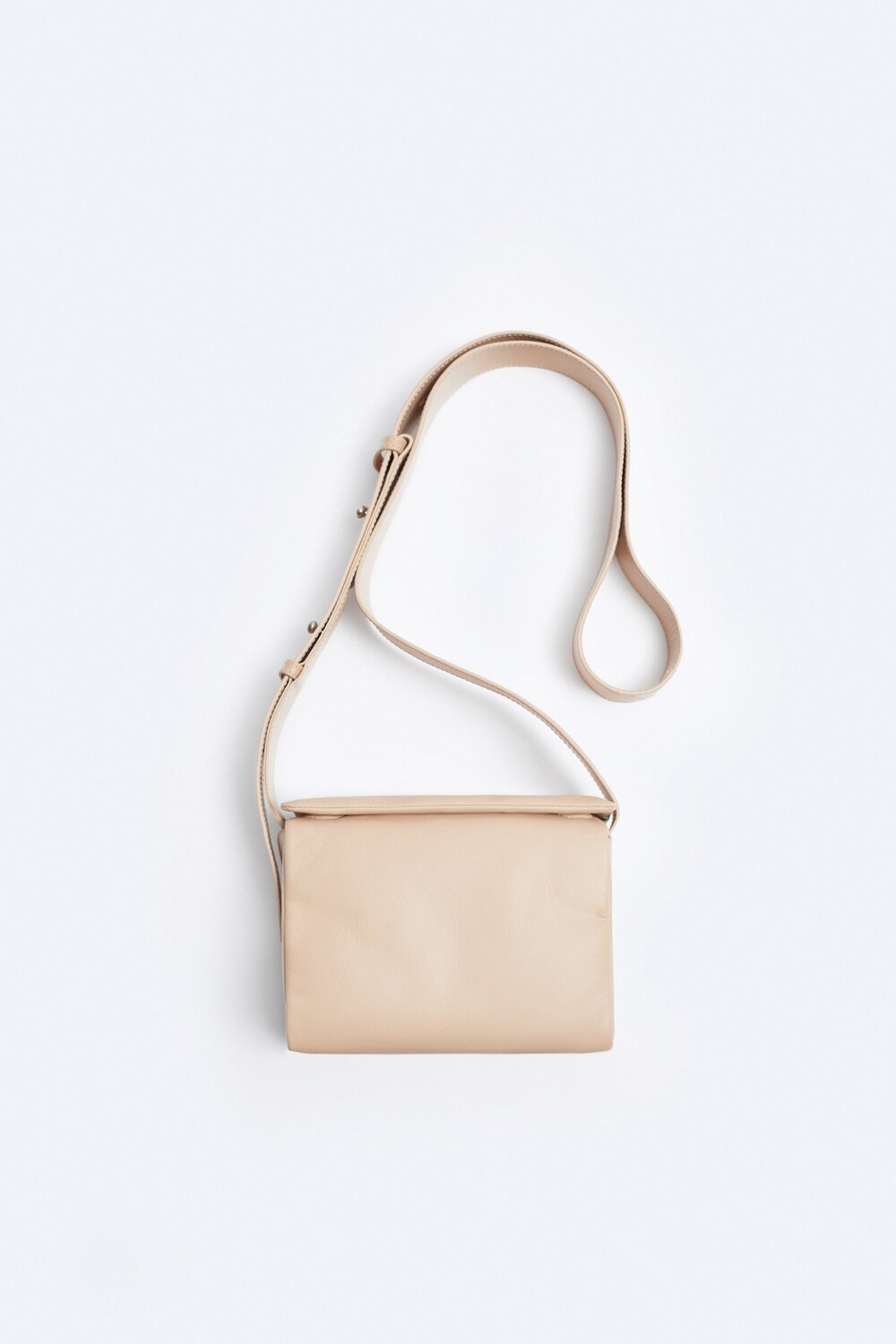 

Маленькая кожаная сумка на плечо Zara, кость белый