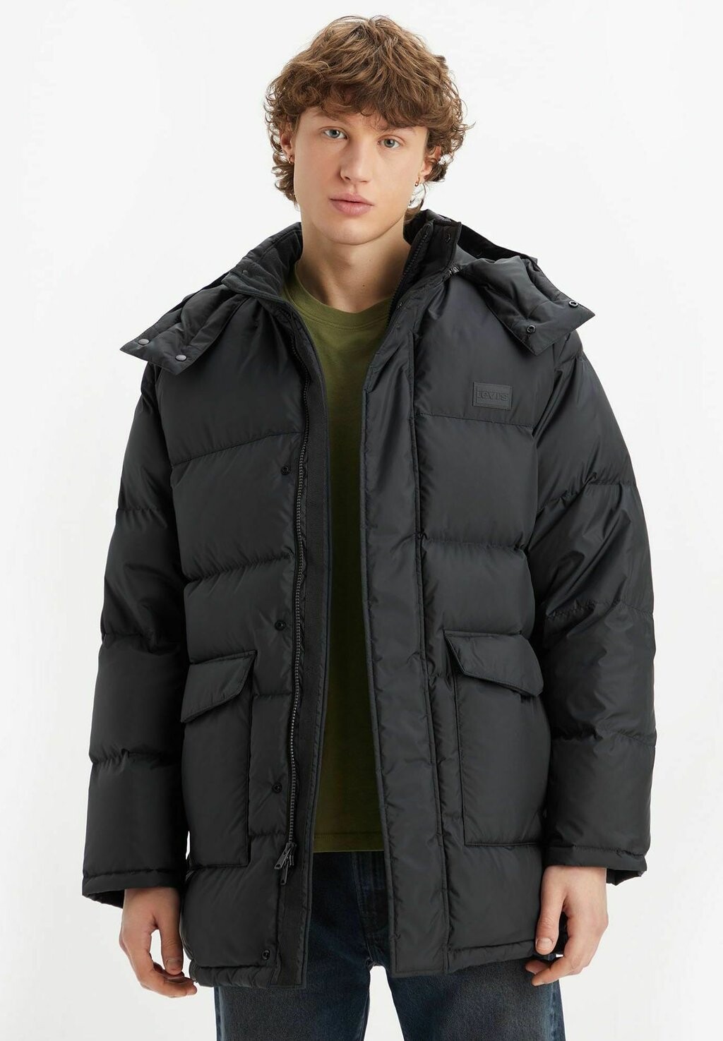 

Зимнее пальто Laurel Mid Puffer Jet Levi's, цвет jet black