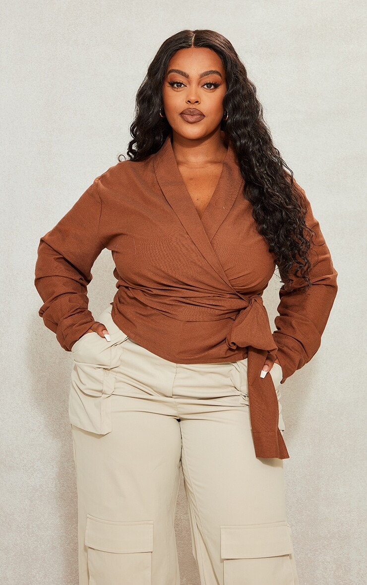 

PrettyLittleThing Блуза Plus из льна шоколадного цвета с завязкой спереди