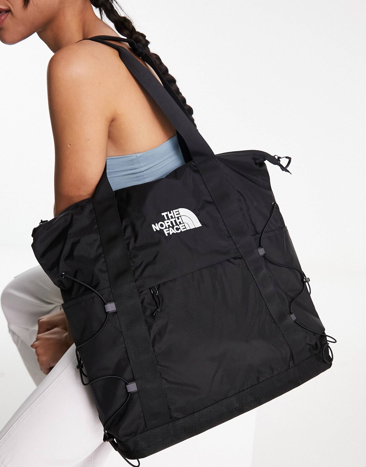 

Черная большая сумка The North Face Borealis объемом 22 л