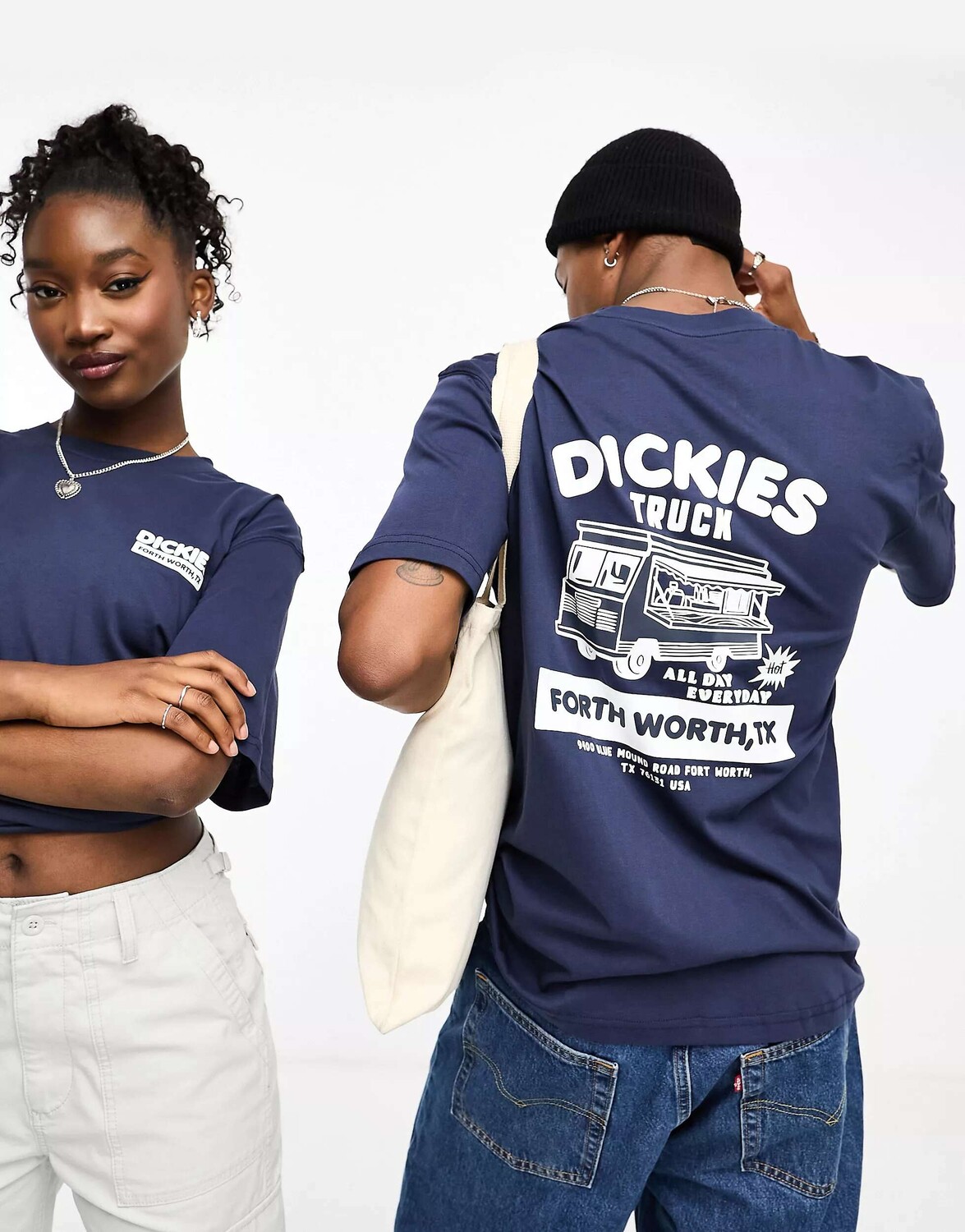 

Темно-синяя футболка с принтом на спине Dickies Hillsville Truck, Синий