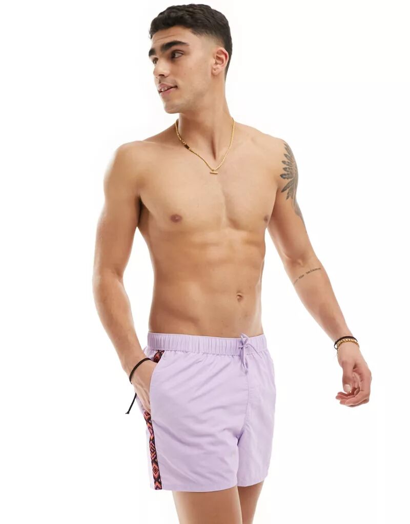Короткие плавки фиолетового цвета с узорной полоской по бокам ASOS Design evrt lila triko topuklu terlik