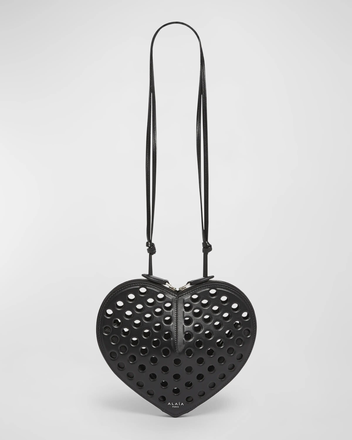 

Кожаная перфорированная сумка на плечо Le Coeur ALAIA, цвет Noir