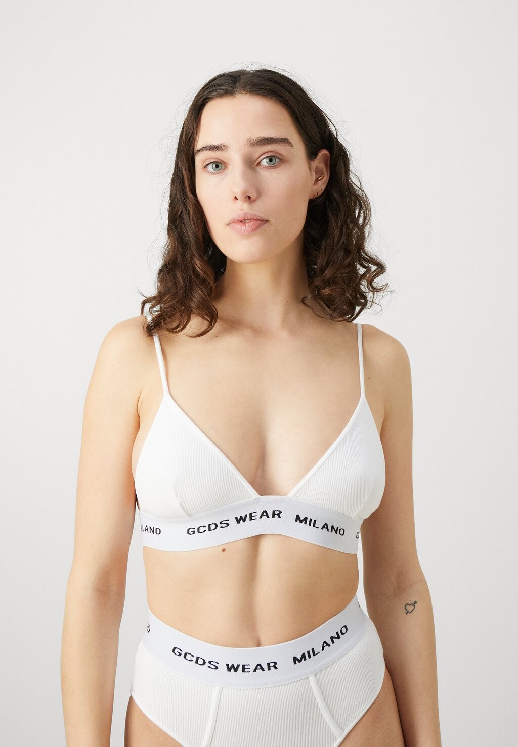 

Бюстгальтер-треугольник Basic Triangle Bra GCDS, цвет bianco ottico