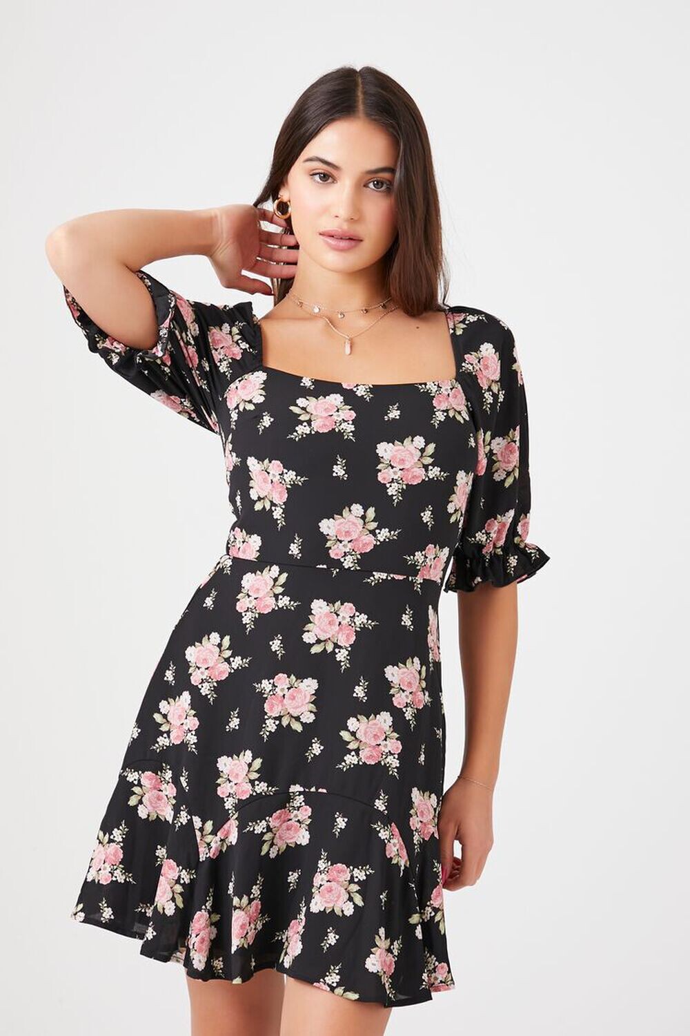 

Мини-платье с цветочным принтом Forever 21, черный