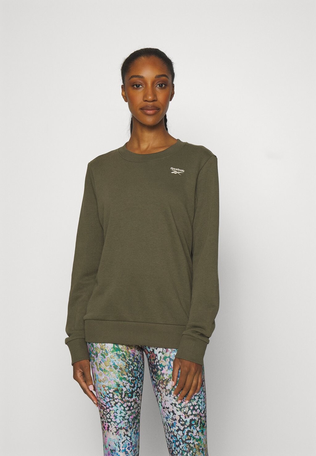 

Толстовка FRENCH TERRY CREW Reebok, армейский зеленый