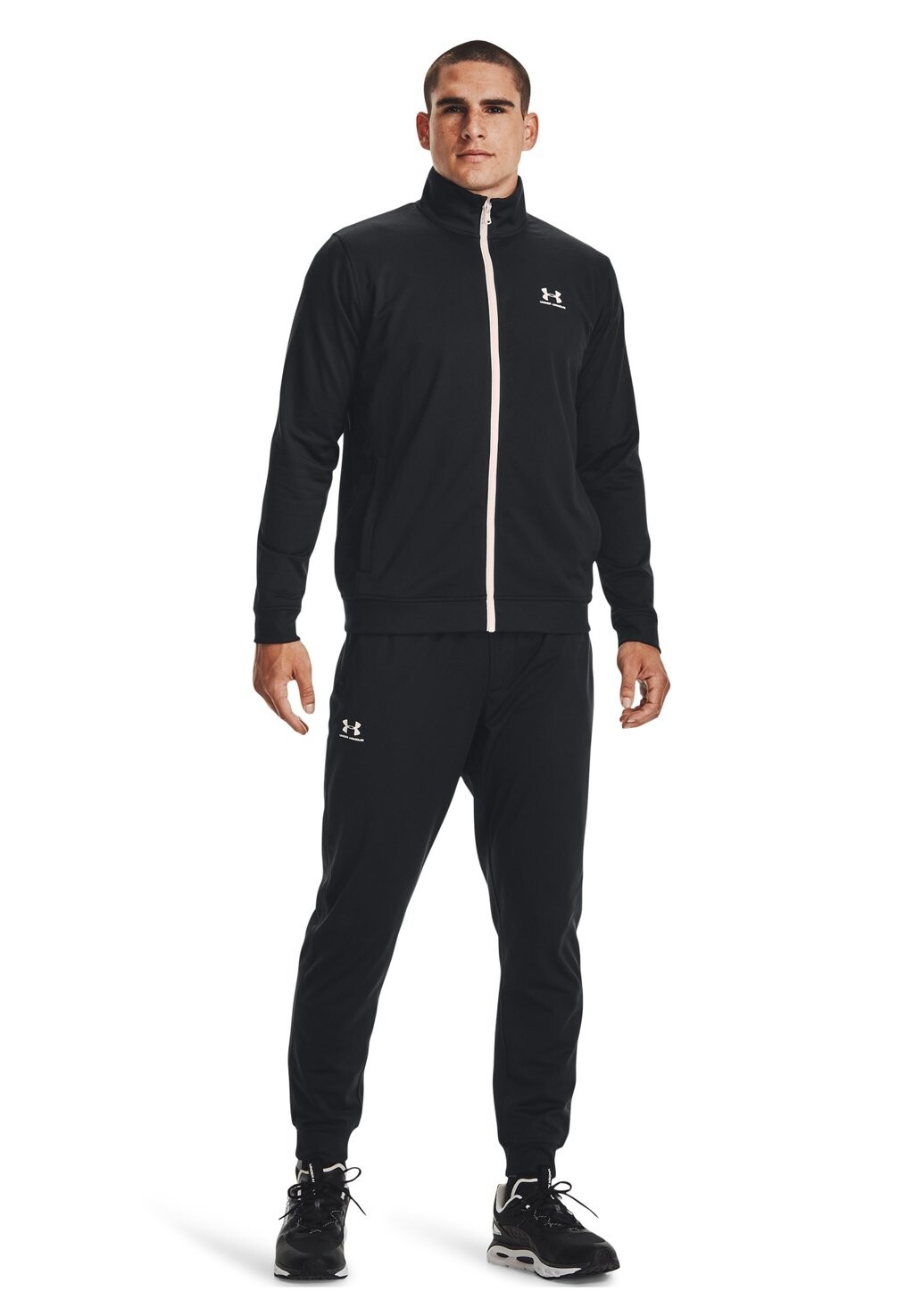 

Спортивная куртка Under Armour