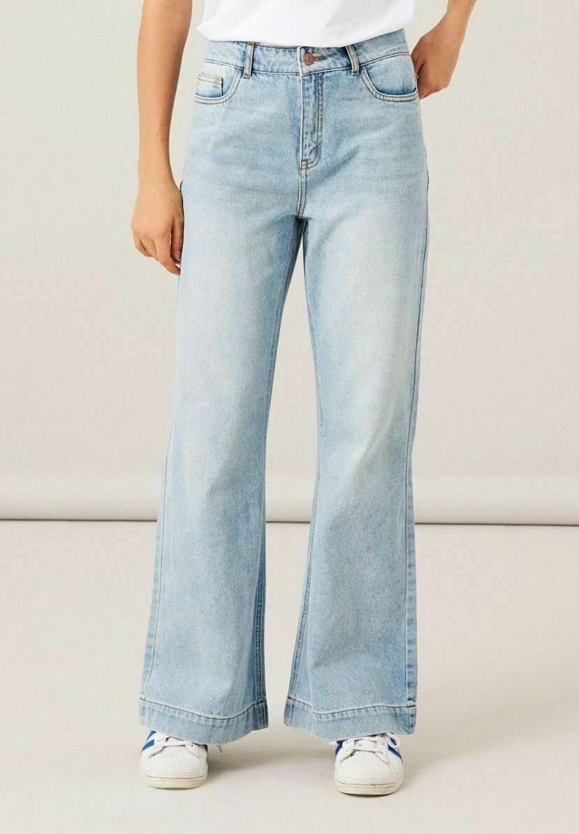 

Джинсы-клеш Bootcut LMTD, цвет light blue denim