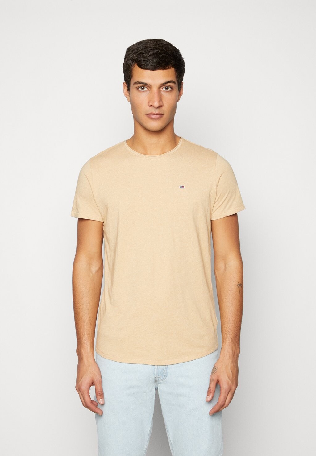 

Базовая футболка SLIM JASPE NECK Tommy Jeans, бежевый