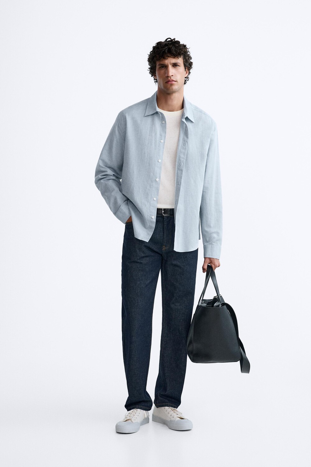 

Рубашка стандартного кроя из смеси хлопка ZARA, голубое небо