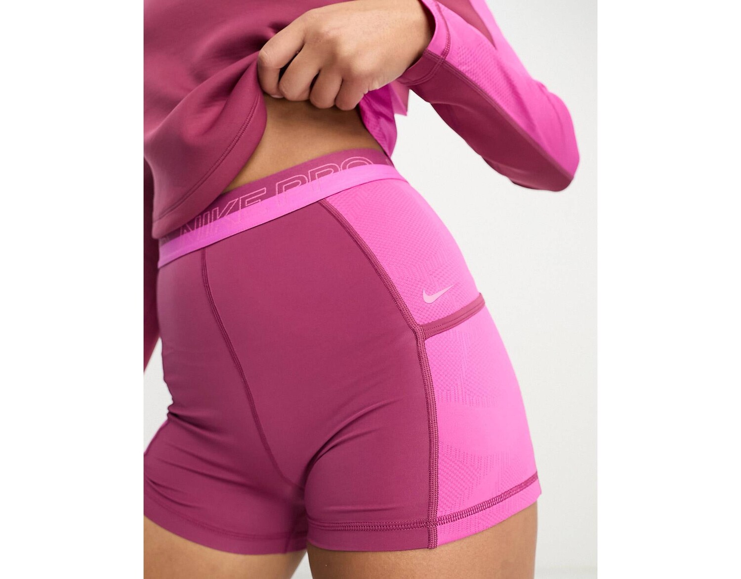 

Фиолетовые обтягивающие шорты Nike Pro Femme Training шириной 3 дюйма Nike Training