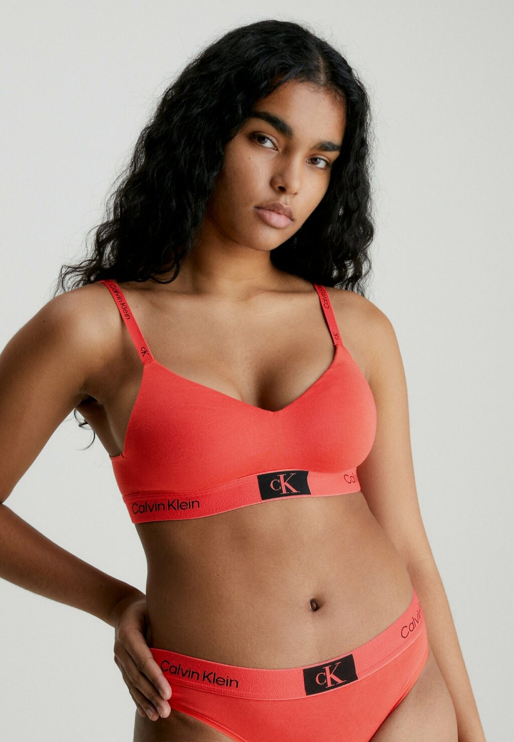 

Бюстгальтер Calvin Klein Underwear