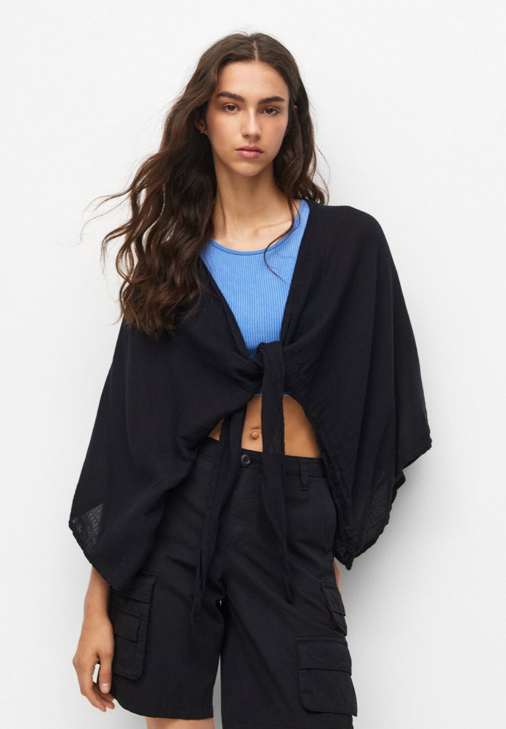 

Легкая куртка PULL&BEAR
