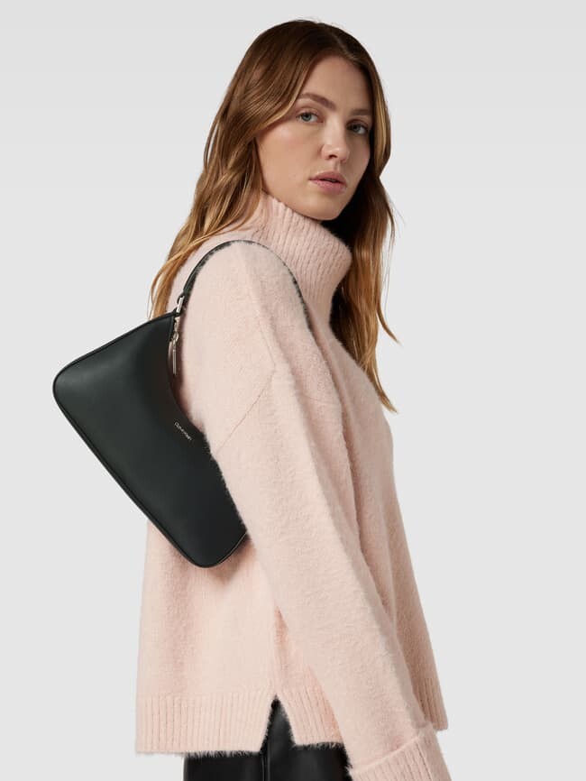 

Сумочка с аппликацией этикетки, модель CK MUST Calvin Klein, черный