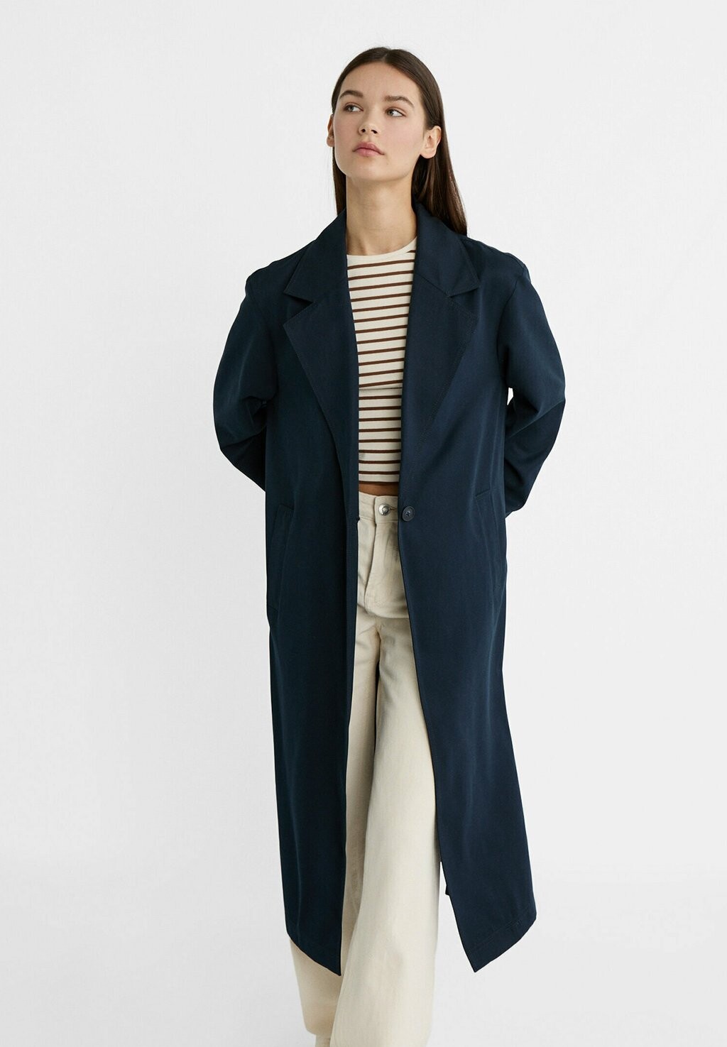 

Классическое пальто FLOWING Stradivarius, цвет dark blue