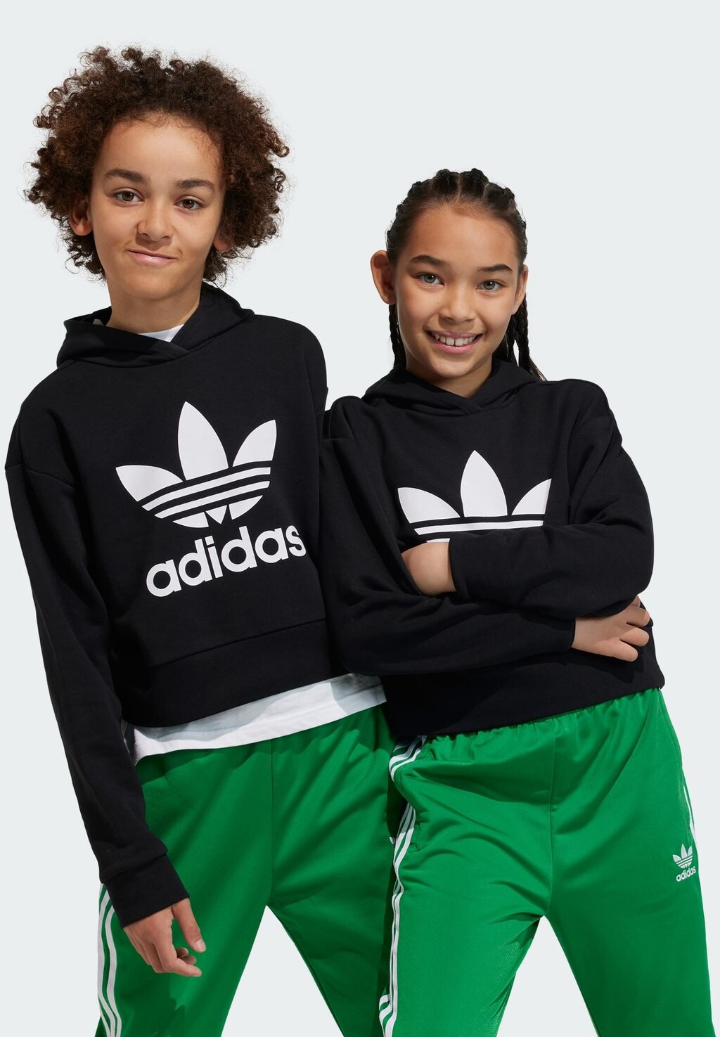 

Толстовка Adicolor Cropped adidas Originals, черный