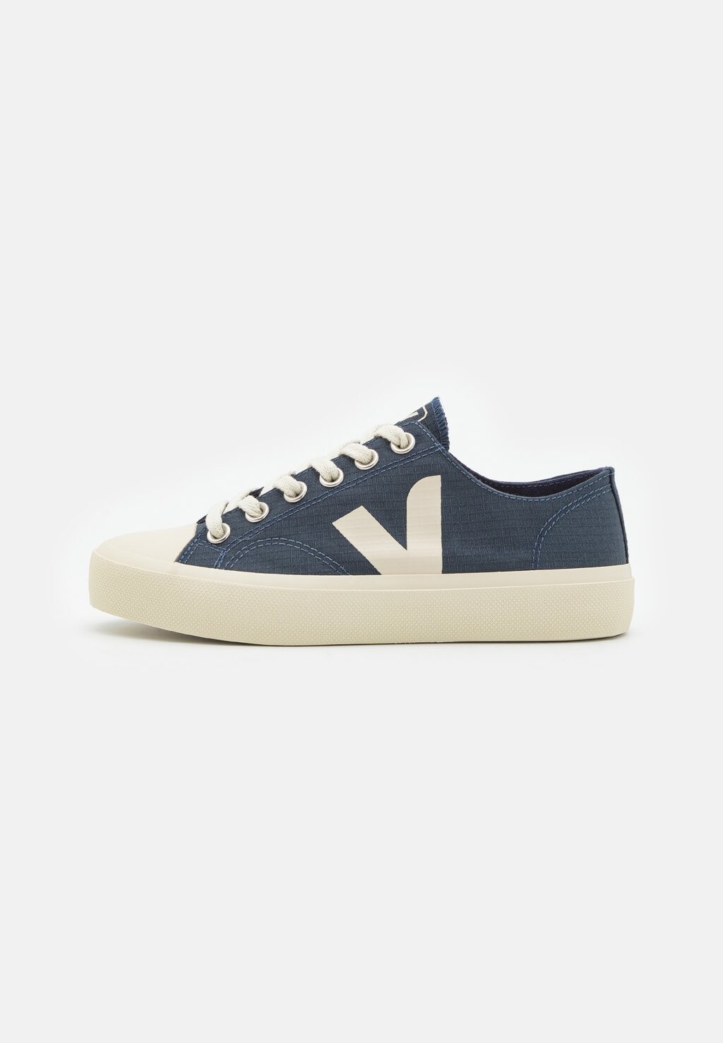 

Низкие кроссовки Wata Ii Veja, цвет nautico/pierre