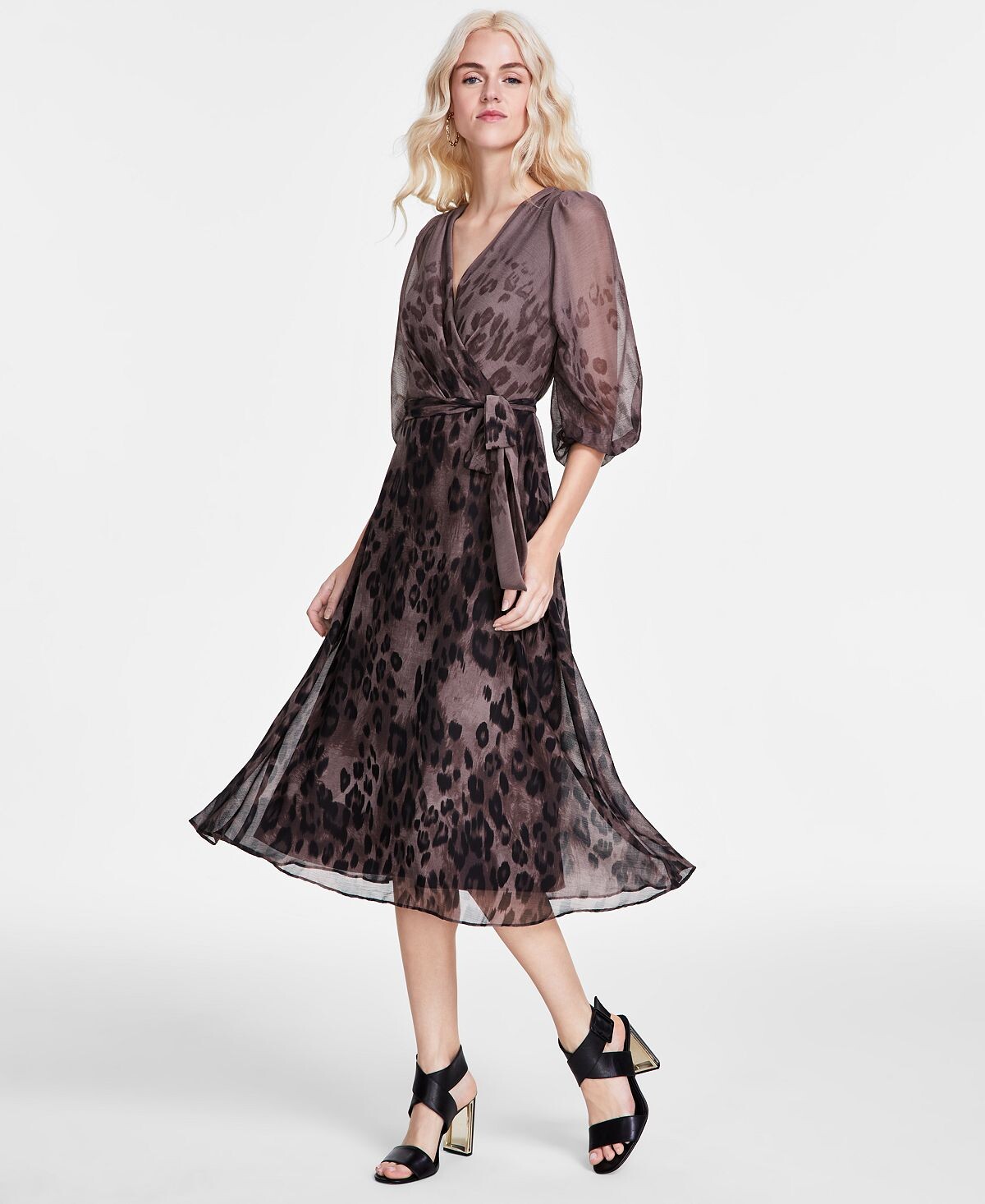 

Женское платье с объемными рукавами и искусственным запахом с принтом DKNY