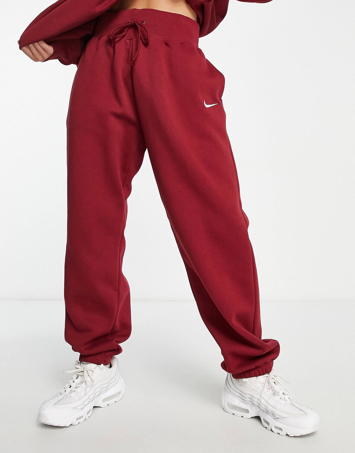 

Свободные джоггеры красного цвета Nike Mini Swoosh, Красный