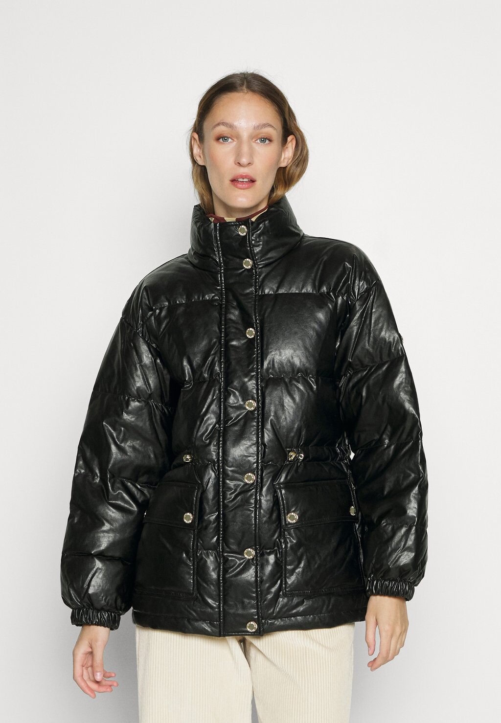 

Пуховик Funnel Puffer MICHAEL Michael Kors, черный