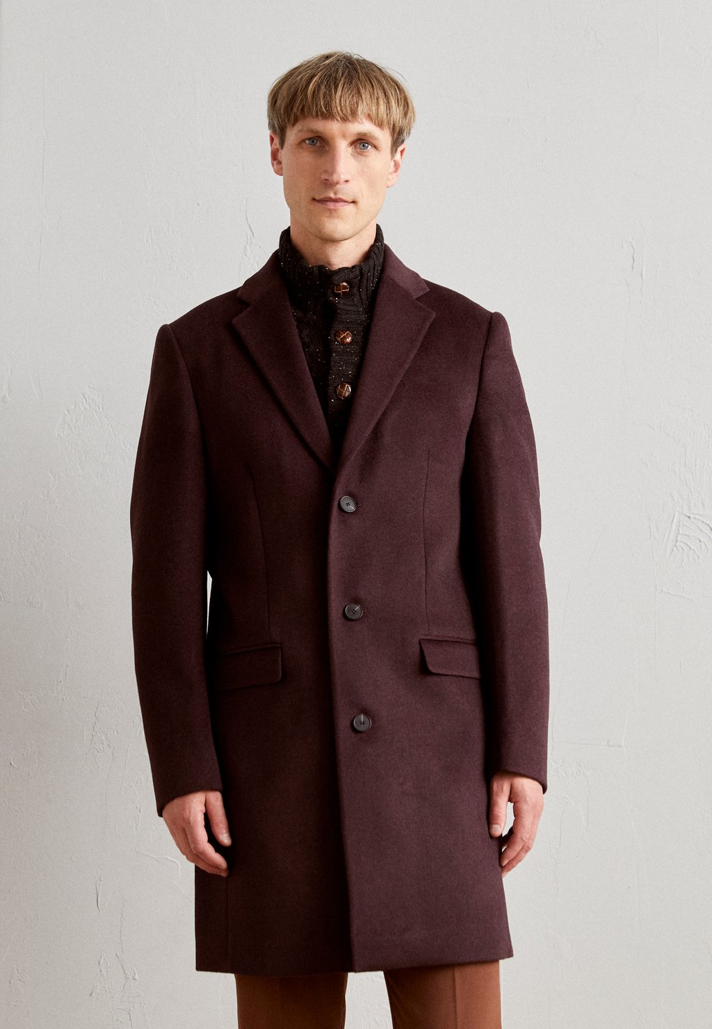 Классическое пальто Isaac Dewhirst, бордовый