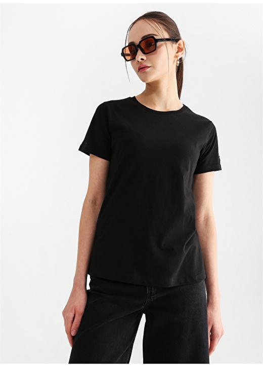 Тенгиз Черная женская футболка с круглым вырезом Fabrika
