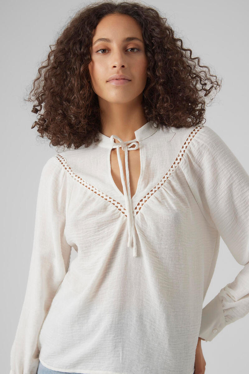 Рубашка с длинными рукавами и V-образным вырезом Vero Moda, белый женская блузка с рукавами фонариками элегантная рубашка в полоску с v образным вырезом и бантом в корейском стиле лето 2021
