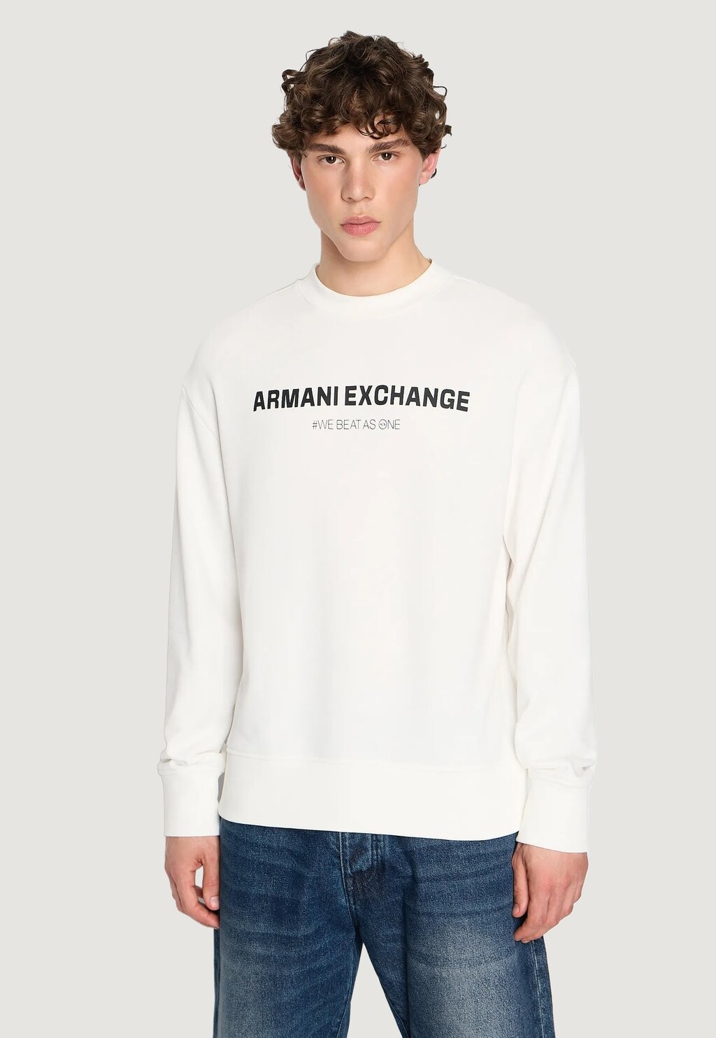 

Толстовка Armani Exchange, белый