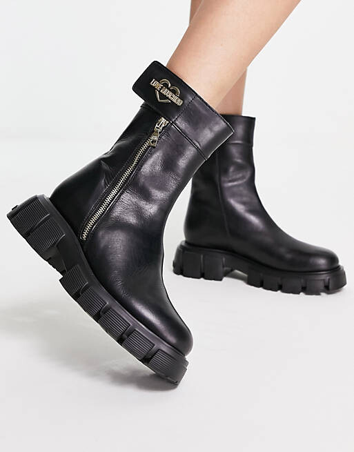 

Черные массивные ботильоны с золотым сердцем Love Moschino
