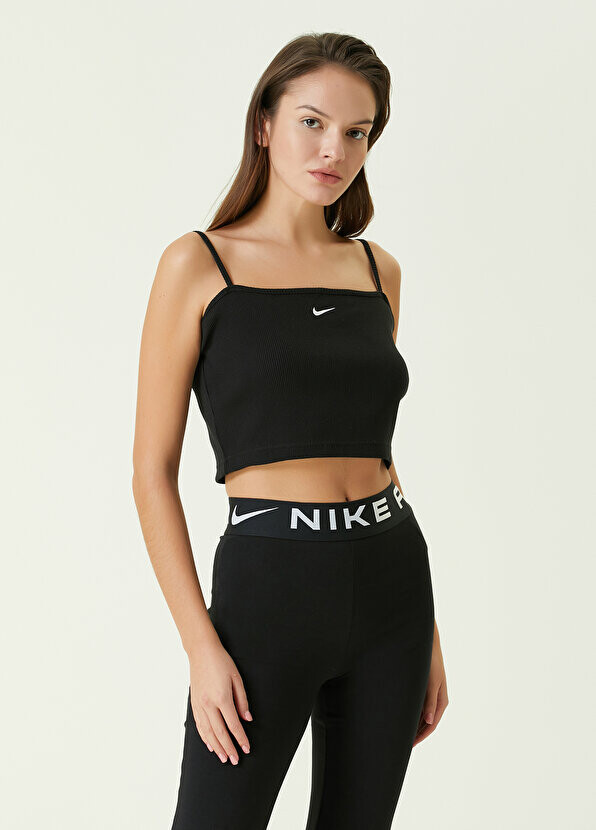 

Черная укороченная майка essential Nike