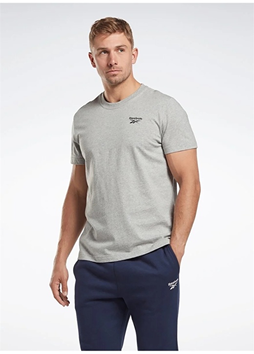 цена Серая меланжевая мужская футболка с круглым воротником и логотипом Reebok