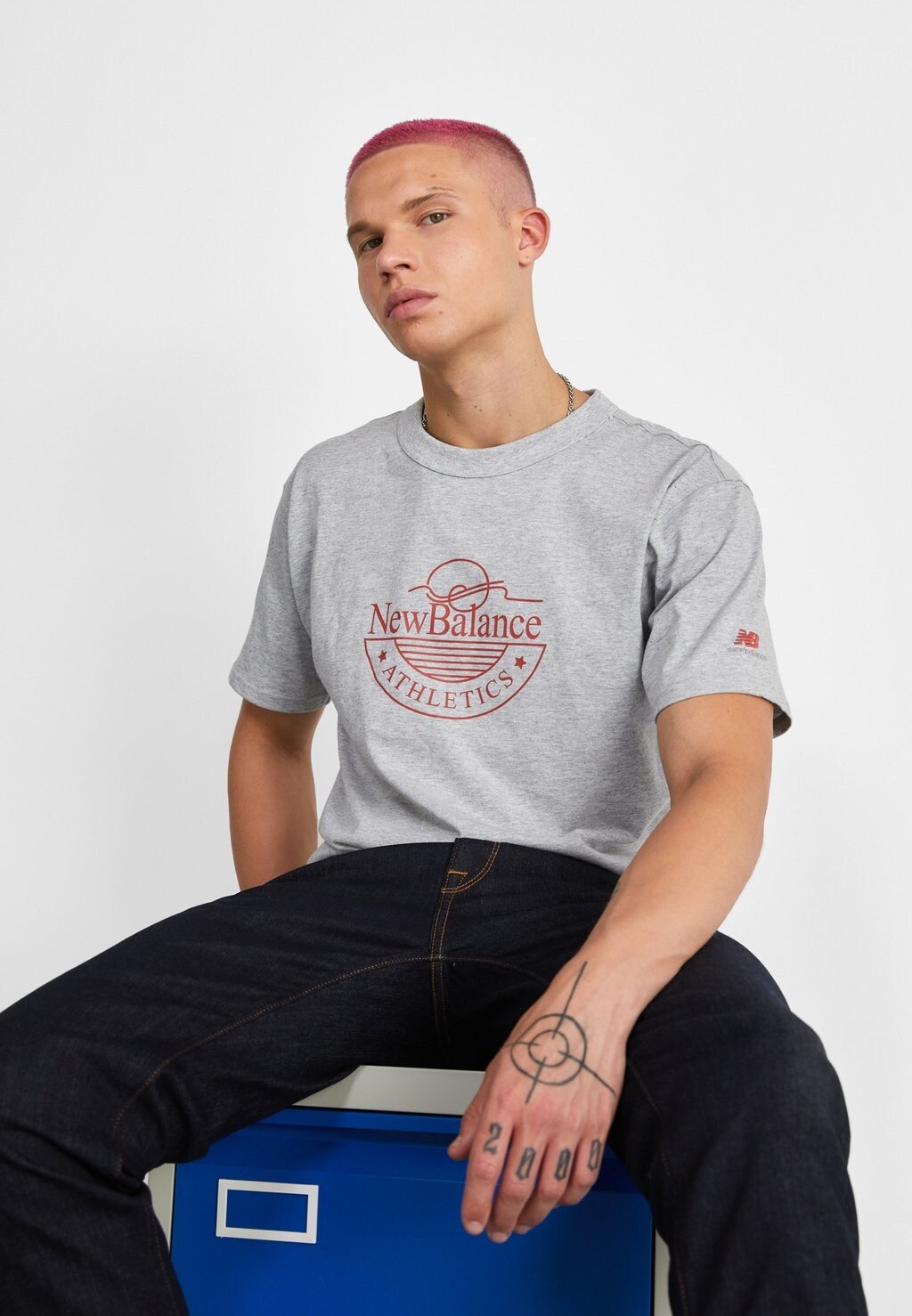 

Футболка с принтом New Balance, серый