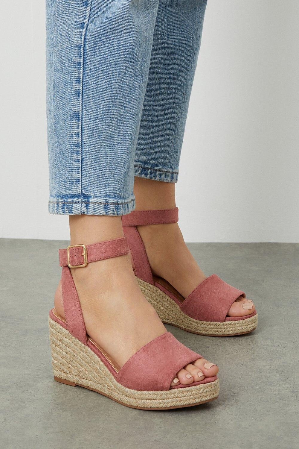 

Широкие туфли на танкетке Rebekah с открытым носком Dorothy Perkins, розовый