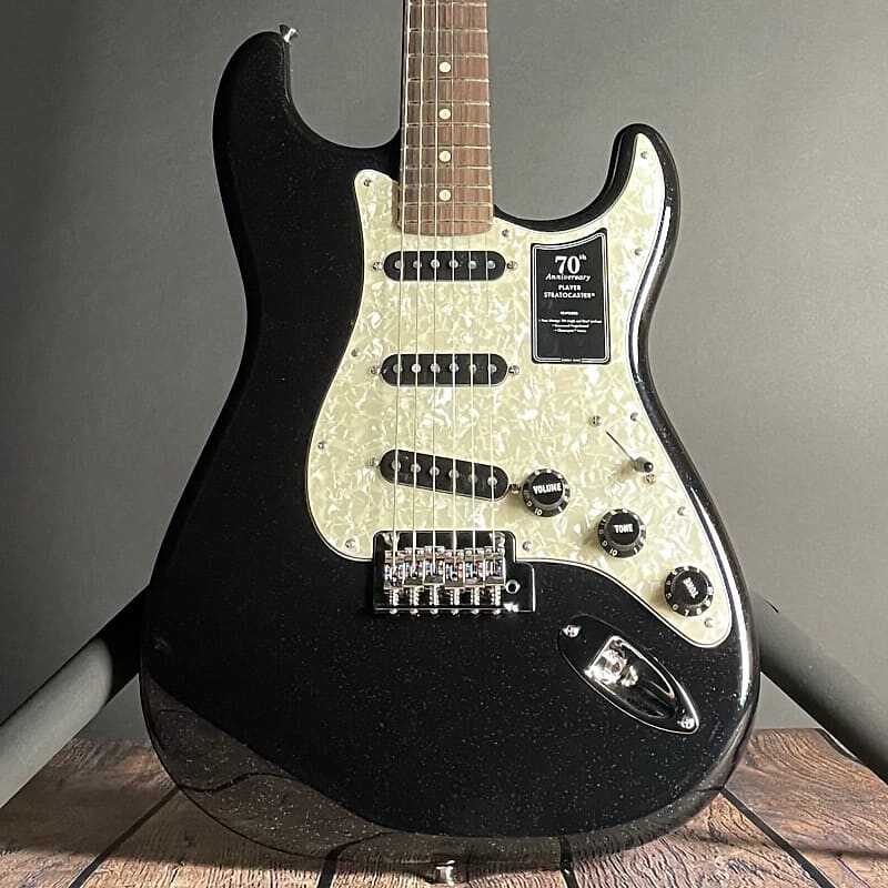 

Электрогитара Fender Stratocaster, Rosewood- Nebula Noir