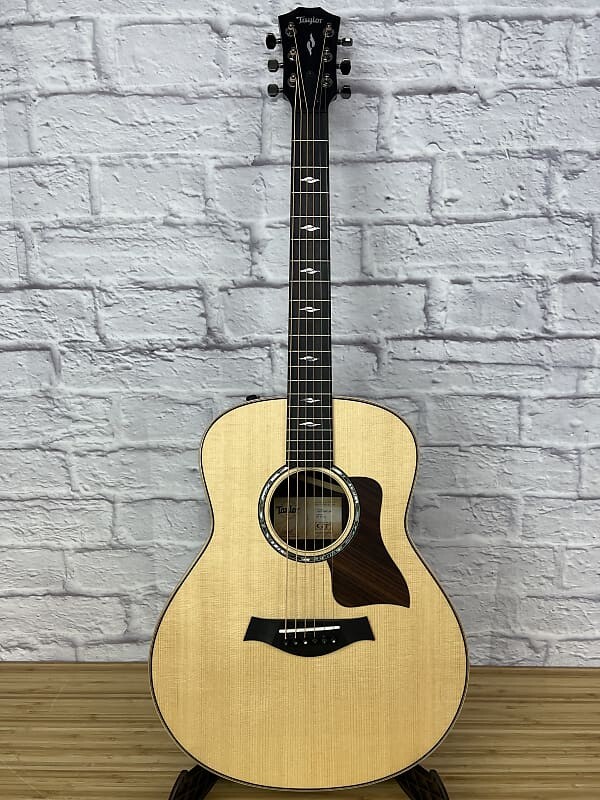 

Акустическая гитара Taylor GT 811e Grand Theater - Natural