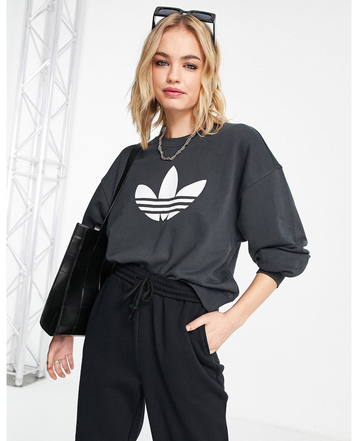 

Черная толстовка оверсайз с трилистником adidas Originals '80's Aerobic'