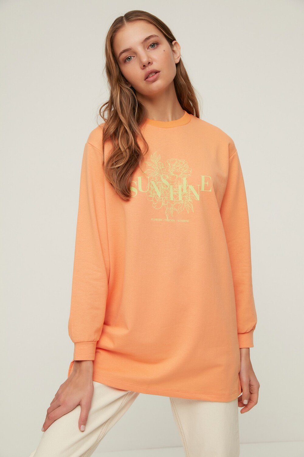 

Оранжевый вязаный свитшот с круглым вырезом и детальным принтом Trendyol Modest