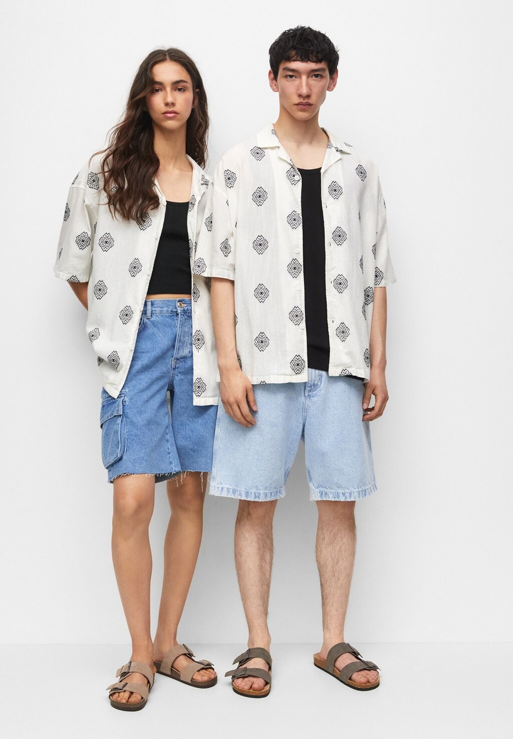 

Рубашка Embroidered Short Sleeve PULL&BEAR, белый