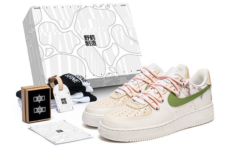 

Женские кроссовки для скейтбординга Nike Air Force 1