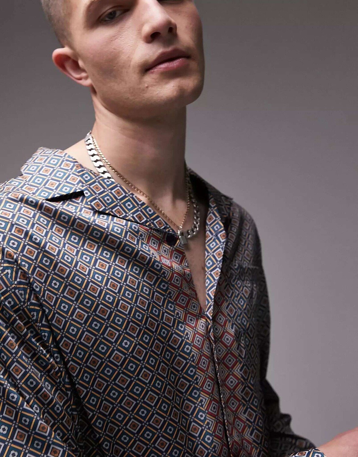 

Атласная рубашка с короткими рукавами и принтом Topman Regular Revere Geo Border