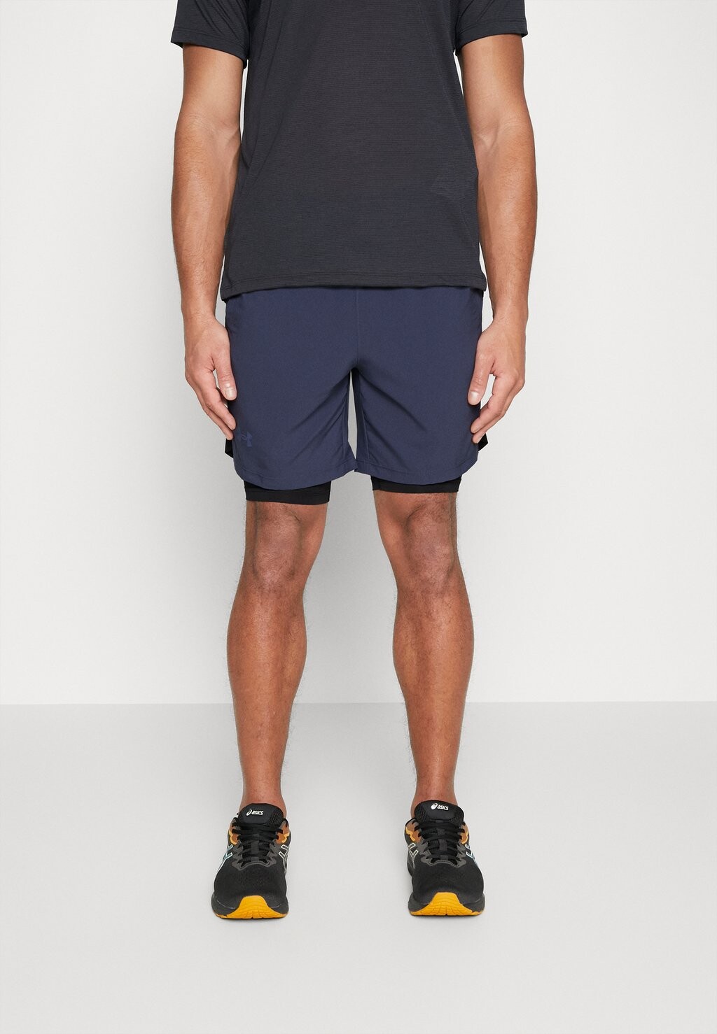 

Спортивные шорты LAUNCH SHORT Under Armour, серый ливень/черный/светоотражающий