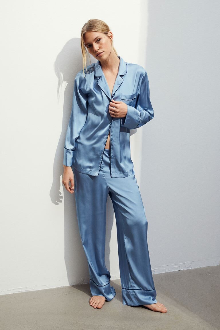 

Атласная пижама с рубашкой и брюками H&M