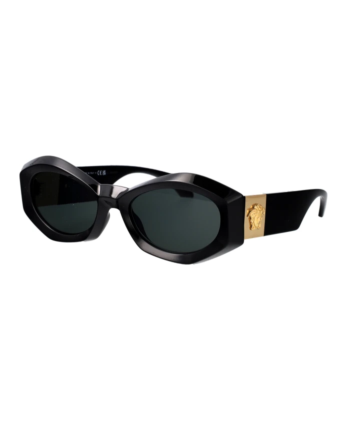 

Стильные солнцезащитные очки с моделью 0ve4466u. Versace, черный
